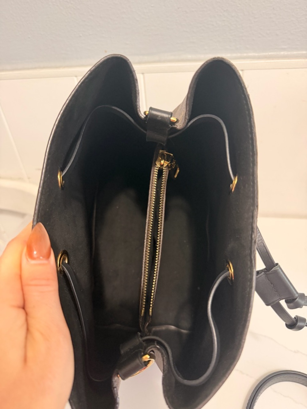 Louis Vuitton Monogram Canvas Black Trim Drawstring Shoulder Bag - Picture 2 of 9